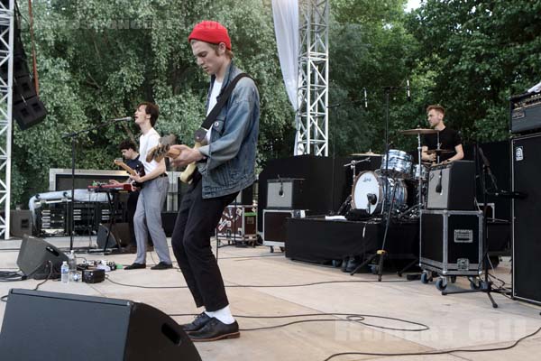 OUGHT - 2015-05-24 - PARIS - Parc de la Villette - 